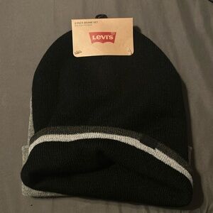 NWT men’s Levi’s 2 pack beanie set